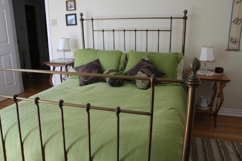טרורו Tulips And Thistle B&B חדר תמונה